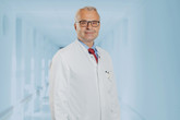 Prof. Dr. Oleg Heizmann, Sprecher des Viszeralonkologischen Zentrums und Chefarzt der Klinik für Allgemein-, Viszeral- und Thoraxchirurgie. Prof. Dr. Oleg Heizmann, Sprecher des Viszeralonkologischen Zentrums und Chefarzt der Klinik für Allgemein-, Viszeral- und Thoraxchirurgie.